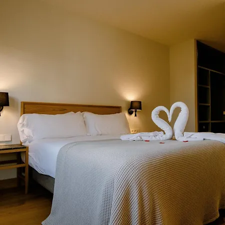 מלון Plaza אסטפונה